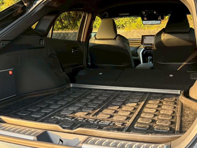 ハリアー Ｚ　ワンオーナー　ユーザー買取　禁煙　ＪＢＬスピーカー　純正ナビ　全周囲モニター　ドラレコ型デジタルインナーミラー　ハーフレザー　レーダークルーズ　ＨＵＤ　パワーテールゲート　純正１９ＡＷ　車検整備付（21枚目）