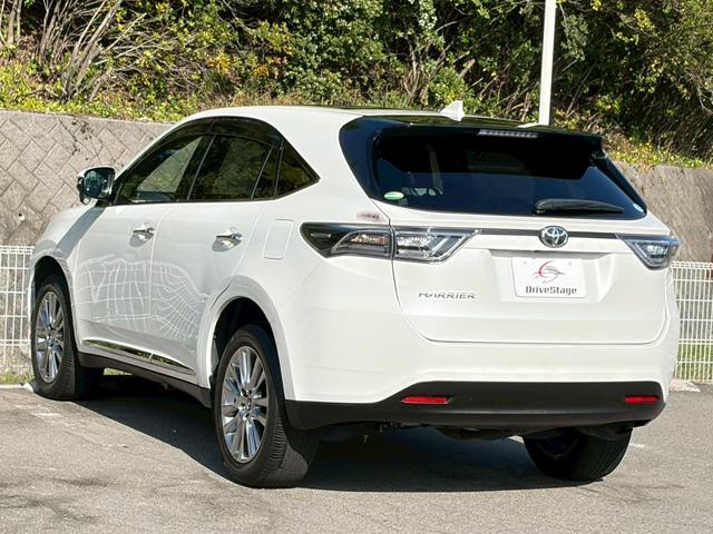 ハリアー プレミアム　禁煙　サンルーフ　純正９インチナビ　ハーフレザー　パワーシート　パワーバックドア　クルーズコントロール　ＬＥＤ　フルセグ　バックカメラ　ＥＴＣ　純正１８インチアルミ　プッシュスタート　車検整備付（8枚目）