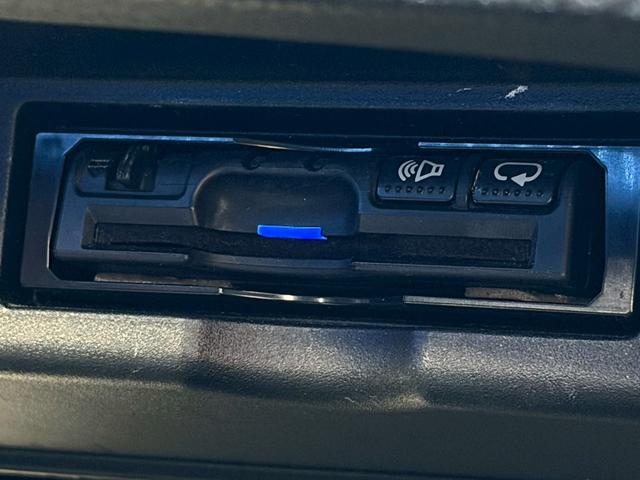 ハリアー プレミアム　禁煙　サンルーフ　純正９インチナビ　ハーフレザー　パワーシート　パワーバックドア　クルーズコントロール　ＬＥＤ　フルセグ　バックカメラ　ＥＴＣ　純正１８インチアルミ　プッシュスタート　車検整備付（13枚目）