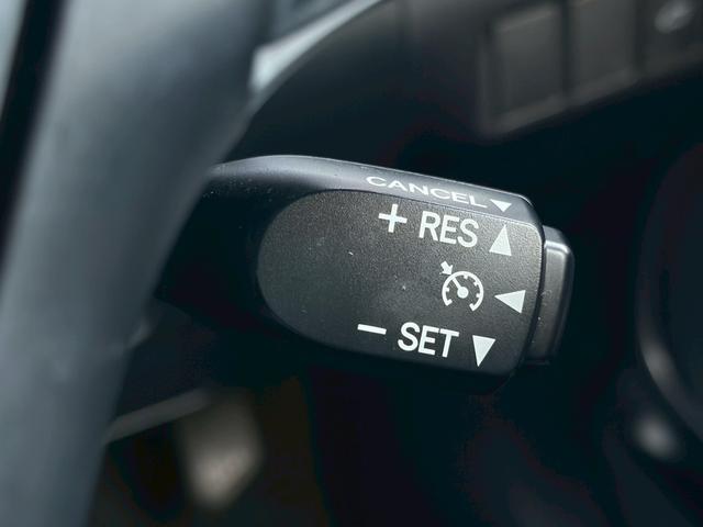 ハリアー プレミアム　禁煙　サンルーフ　純正９インチナビ　ハーフレザー　パワーシート　パワーバックドア　クルーズコントロール　ＬＥＤ　フルセグ　バックカメラ　ＥＴＣ　純正１８インチアルミ　プッシュスタート　車検整備付（28枚目）