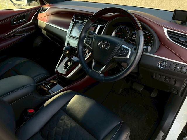 ハリアー プレミアム　禁煙　サンルーフ　純正９インチナビ　ハーフレザー　パワーシート　パワーバックドア　クルーズコントロール　ＬＥＤ　フルセグ　バックカメラ　ＥＴＣ　純正１８インチアルミ　プッシュスタート　車検整備付（35枚目）