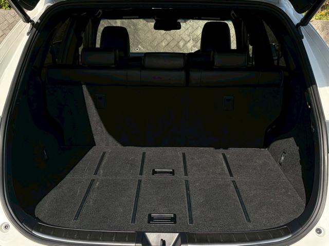 ハリアー プレミアム　禁煙　サンルーフ　純正９インチナビ　ハーフレザー　パワーシート　パワーバックドア　クルーズコントロール　ＬＥＤ　フルセグ　バックカメラ　ＥＴＣ　純正１８インチアルミ　プッシュスタート　車検整備付（40枚目）