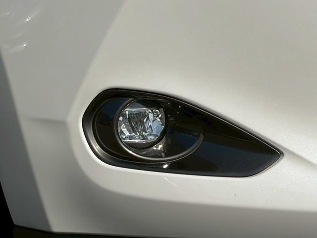 ハリアー プレミアム　禁煙　サンルーフ　純正９インチナビ　ハーフレザー　パワーシート　パワーバックドア　クルーズコントロール　ＬＥＤ　フルセグ　バックカメラ　ＥＴＣ　純正１８インチアルミ　プッシュスタート　車検整備付（43枚目）