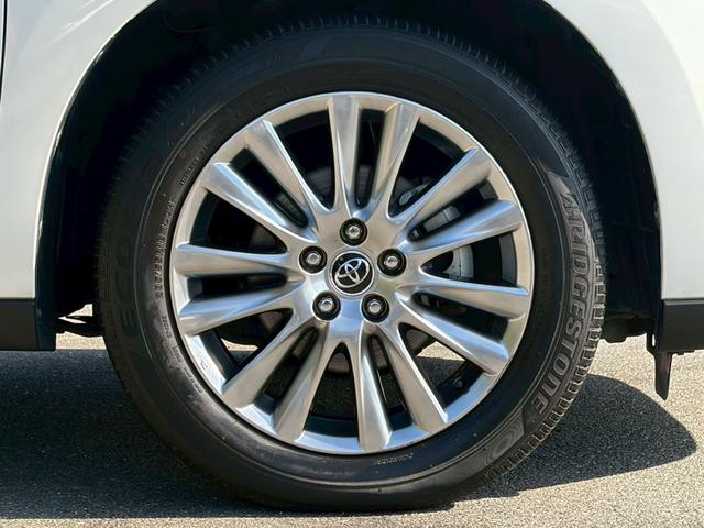 ハリアー プレミアム　禁煙　サンルーフ　純正９インチナビ　ハーフレザー　パワーシート　パワーバックドア　クルーズコントロール　ＬＥＤ　フルセグ　バックカメラ　ＥＴＣ　純正１８インチアルミ　プッシュスタート　車検整備付（49枚目）