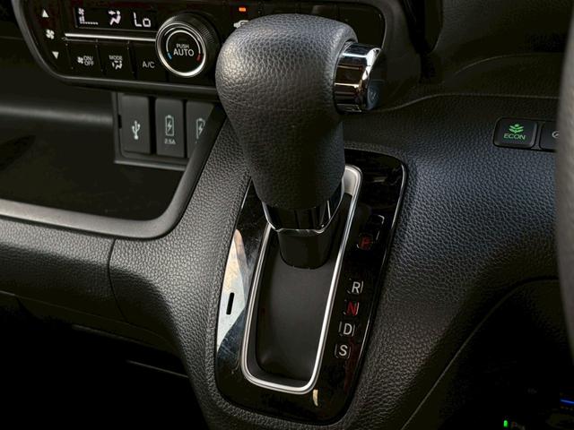 N-BOXカスタム L 禁煙 純正8型ナビ Carplay バックカメラ 前後ドラレコ レーダークルーズ シートヒーター 衝突軽減ブレーキ レーンキープ 電動スライドドア LEDヘッドライト ETC車載器 純正14インチAW(19枚目)