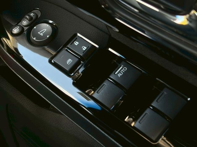 N-BOXカスタム L 禁煙 純正8型ナビ Carplay バックカメラ 前後ドラレコ レーダークルーズ シートヒーター 衝突軽減ブレーキ レーンキープ 電動スライドドア LEDヘッドライト ETC車載器 純正14インチAW(29枚目)