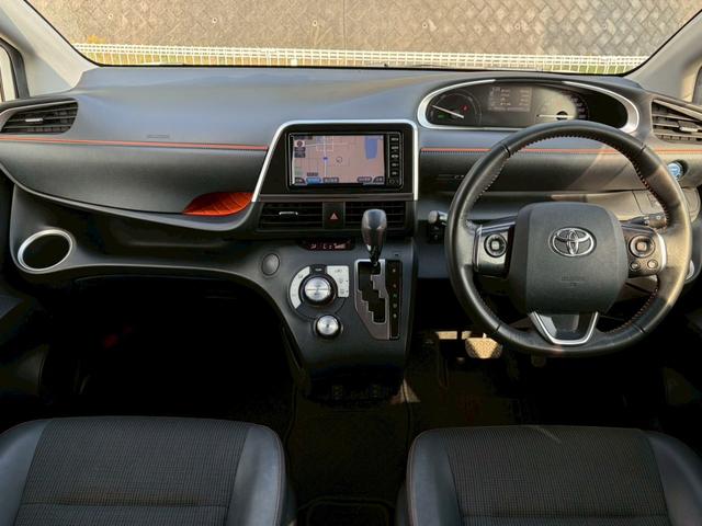 シエンタ ハイブリッドＧ　クエロ　禁煙車　純正ナビ　バックカメラ　両側電動スライド　ドライブレコーダー　シートヒーター　ＥＴＣ　ＬＥＤヘッドライト　ハーフレザーシート　衝突軽減ブレーキ　レーンキープ　１５インチアルミ　車検整備付（6枚目）