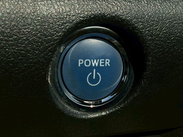 シエンタ ハイブリッドＧ　クエロ　禁煙車　純正ナビ　バックカメラ　両側電動スライド　ドライブレコーダー　シートヒーター　ＥＴＣ　ＬＥＤヘッドライト　ハーフレザーシート　衝突軽減ブレーキ　レーンキープ　１５インチアルミ　車検整備付（18枚目）