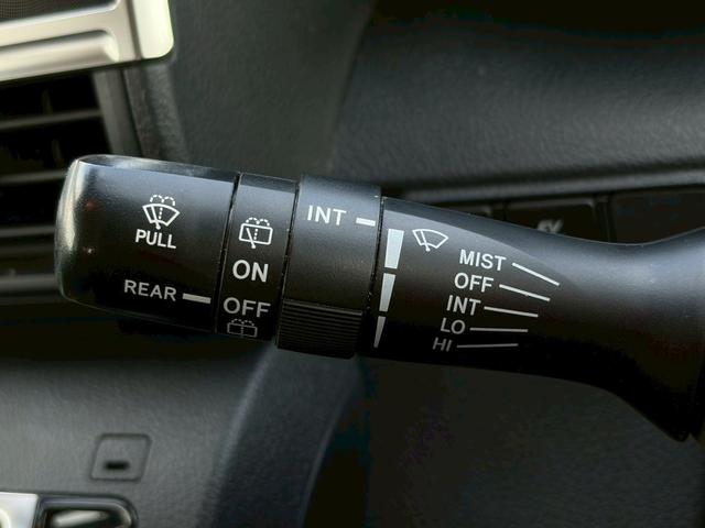 シエンタ ハイブリッドＧ　クエロ　禁煙車　純正ナビ　バックカメラ　両側電動スライド　ドライブレコーダー　シートヒーター　ＥＴＣ　ＬＥＤヘッドライト　ハーフレザーシート　衝突軽減ブレーキ　レーンキープ　１５インチアルミ　車検整備付（28枚目）