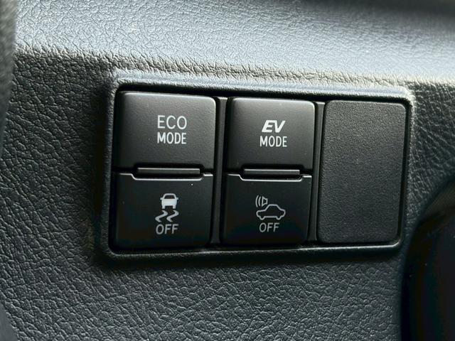 シエンタ ハイブリッドＧ　クエロ　禁煙車　純正ナビ　バックカメラ　両側電動スライド　ドライブレコーダー　シートヒーター　ＥＴＣ　ＬＥＤヘッドライト　ハーフレザーシート　衝突軽減ブレーキ　レーンキープ　１５インチアルミ　車検整備付（32枚目）