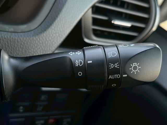 ノア Ｓｉ　禁煙　純正１０インチナビ　バックカメラ　ドラレコ　デジタルインナーミラー　クルーズコントロール　両側パワースライドドア　衝突軽減ブレーキ　ＥＴＣ　ＬＥＤヘッドライト　純正１６インチアルミ　スマートキー（29枚目）