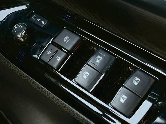 ノア Ｓｉ　禁煙　純正１０インチナビ　バックカメラ　ドラレコ　デジタルインナーミラー　クルーズコントロール　両側パワースライドドア　衝突軽減ブレーキ　ＥＴＣ　ＬＥＤヘッドライト　純正１６インチアルミ　スマートキー（32枚目）