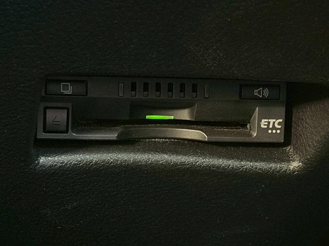 シエンタ ファンベースＧ　禁煙　純正ナビ　全周囲モニター　両側パワースライドドア　シートヒーター　ステアリングヒーター　衝突軽減　レーンキープ　ＥＴＣ　ＬＥＤヘッドライト　地デジ　Ｂｌｕｅｔｏｏｔｈ　ＵＳＢ接続　スマートキー（14枚目）