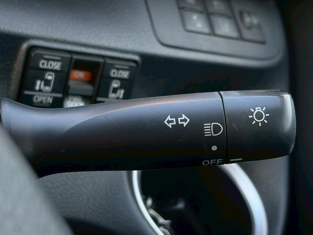 シエンタ ファンベースＧ　禁煙　純正ナビ　全周囲モニター　両側パワースライドドア　シートヒーター　ステアリングヒーター　衝突軽減　レーンキープ　ＥＴＣ　ＬＥＤヘッドライト　地デジ　Ｂｌｕｅｔｏｏｔｈ　ＵＳＢ接続　スマートキー（30枚目）