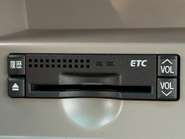 エスティマ ２．４アエラス　Ｇエディション　４ＷＤ　禁煙　純正ナビ　バックカメラ　インテリキー　両側パワースライドドア　ＥＴＣ車載器　ＨＩＤヘッドライト　ＣＤ・ＤＶＤ再生可　録音可　プッシュスタート　純正１７インチアルミ　電格ミラー　車検整備付（12枚目）