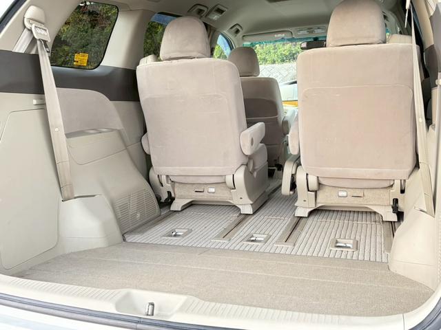 エスティマ ２．４アエラス　Ｇエディション　４ＷＤ　禁煙　純正ナビ　バックカメラ　インテリキー　両側パワースライドドア　ＥＴＣ車載器　ＨＩＤヘッドライト　ＣＤ・ＤＶＤ再生可　録音可　プッシュスタート　純正１７インチアルミ　電格ミラー　車検整備付（16枚目）