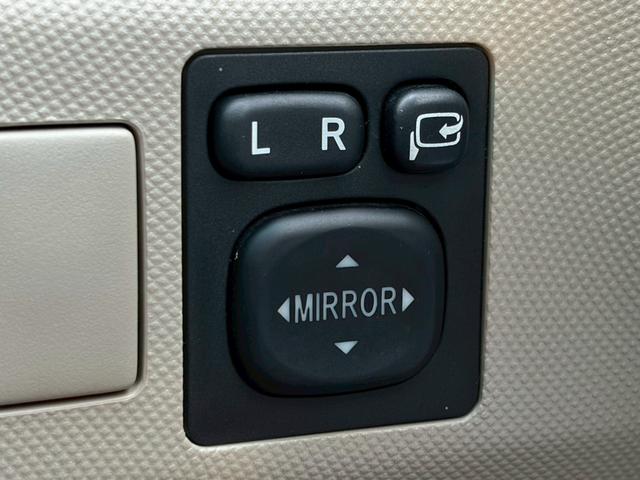 エスティマ ２．４アエラス　Ｇエディション　４ＷＤ　禁煙　純正ナビ　バックカメラ　インテリキー　両側パワースライドドア　ＥＴＣ車載器　ＨＩＤヘッドライト　ＣＤ・ＤＶＤ再生可　録音可　プッシュスタート　純正１７インチアルミ　電格ミラー　車検整備付（26枚目）