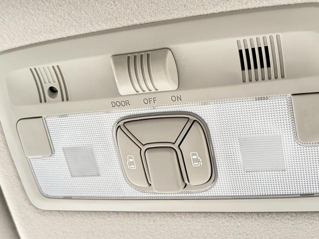 エスティマ ２．４アエラス　Ｇエディション　４ＷＤ　禁煙　純正ナビ　バックカメラ　インテリキー　両側パワースライドドア　ＥＴＣ車載器　ＨＩＤヘッドライト　ＣＤ・ＤＶＤ再生可　録音可　プッシュスタート　純正１７インチアルミ　電格ミラー　車検整備付（29枚目）