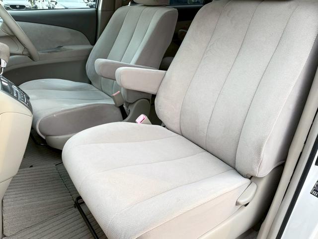 エスティマ ２．４アエラス　Ｇエディション　４ＷＤ　禁煙　純正ナビ　バックカメラ　インテリキー　両側パワースライドドア　ＥＴＣ車載器　ＨＩＤヘッドライト　ＣＤ・ＤＶＤ再生可　録音可　プッシュスタート　純正１７インチアルミ　電格ミラー　車検整備付（33枚目）