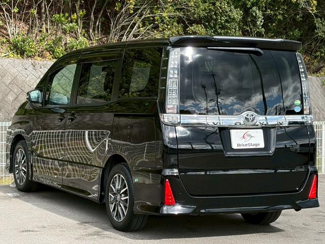 ヴォクシー ＺＳ　禁煙　社外メモリーナビ　バックカメラ　ドラレコ　パワースライドドア　インテリキー　ＬＥＤヘッドライト　ＥＴＣ　フルセグ　Ｂｌｕｅｔｏｏｔｈ　ＵＳＢ接続　純正１６インチアルミ　７人乗り　プッシュスタート（8枚目）