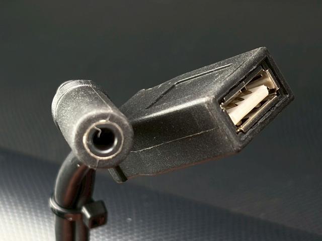 ヴォクシー ＺＳ　禁煙　社外メモリーナビ　バックカメラ　ドラレコ　パワースライドドア　インテリキー　ＬＥＤヘッドライト　ＥＴＣ　フルセグ　Ｂｌｕｅｔｏｏｔｈ　ＵＳＢ接続　純正１６インチアルミ　７人乗り　プッシュスタート（14枚目）