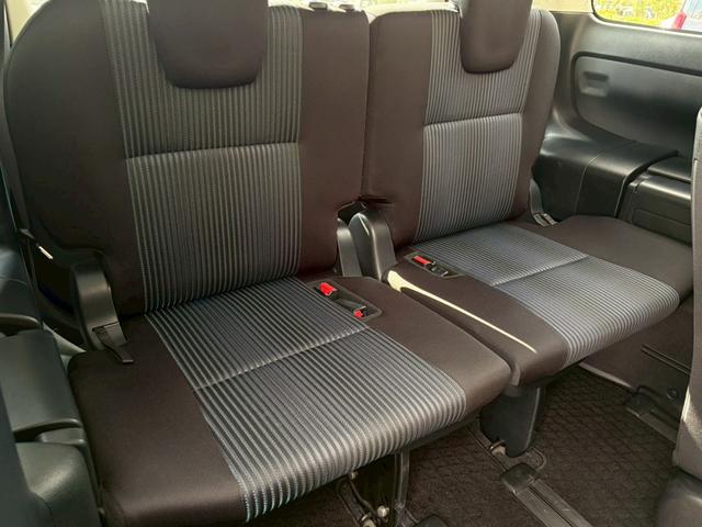 ヴォクシー ＺＳ　禁煙　社外メモリーナビ　バックカメラ　ドラレコ　パワースライドドア　インテリキー　ＬＥＤヘッドライト　ＥＴＣ　フルセグ　Ｂｌｕｅｔｏｏｔｈ　ＵＳＢ接続　純正１６インチアルミ　７人乗り　プッシュスタート（17枚目）