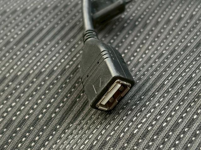 ワゴンＲ ＦＸリミテッド　ユーザー買取車　ワンオーナー　禁煙車　オーディオ　ＣＤ再生可　インテリキー　プッシュスタート　ＵＳＢポート　純正１４インチアルミ　電動格納ミラー　オートエアコン　アイドリングストップ　車検整備付（15枚目）