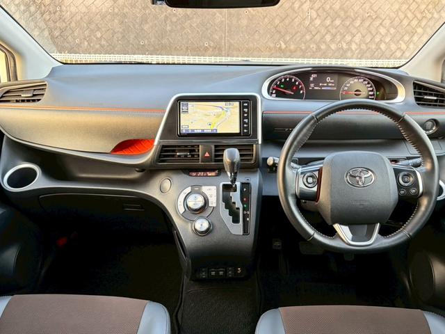 シエンタ Ｇ　クエロ　ユーザー買取　ワンオーナー　屋根付き車庫保管　純正ナビ　全周囲カメラ　両側オートスライド　シートヒーター　フルセグＴＶ　スマートキー　衝突軽減　ステアリングヒーター　純正１６ＡＷ　ＥＴＣ　走行７千キロ（5枚目）