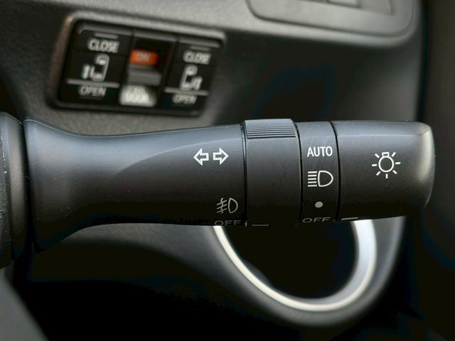 シエンタ Ｇ　クエロ　ユーザー買取　ワンオーナー　屋根付き車庫保管　純正ナビ　全周囲カメラ　両側オートスライド　シートヒーター　フルセグＴＶ　スマートキー　衝突軽減　ステアリングヒーター　純正１６ＡＷ　ＥＴＣ　走行７千キロ（30枚目）