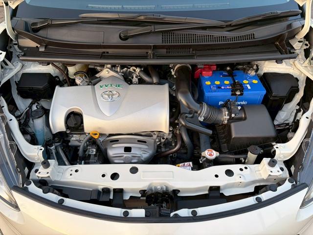 シエンタ Ｇ　クエロ　ユーザー買取　ワンオーナー　屋根付き車庫保管　純正ナビ　全周囲カメラ　両側オートスライド　シートヒーター　フルセグＴＶ　スマートキー　衝突軽減　ステアリングヒーター　純正１６ＡＷ　ＥＴＣ　走行７千キロ（52枚目）