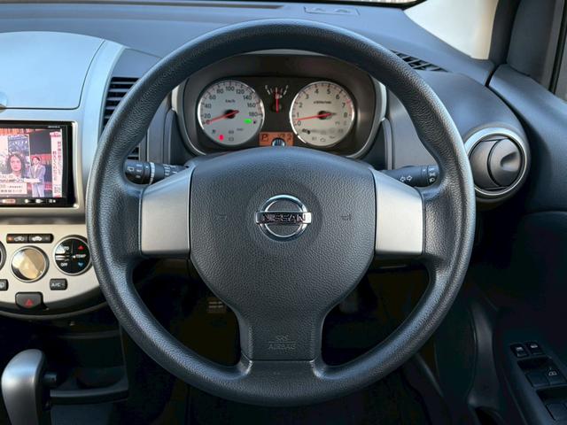 ノート １５Ｘ　ＳＶ＋プラズマ　走行約１２８００ｋｍ！　ユーザー買取車　ワンオーナー　禁煙車　後期型　純正ナビ　バックカメラ　フルセグ　ＥＴＣ　純正サンドバイザー　エコモード　インテリジェントキー　Ｂｌｕｅｔｏｏｔｈ　オートエアコン（9枚目）