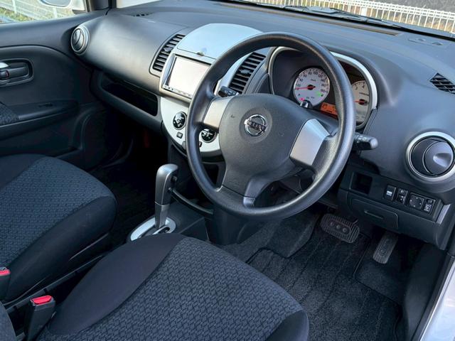 ノート １５Ｘ　ＳＶ＋プラズマ　走行約１２８００ｋｍ！　ユーザー買取車　ワンオーナー　禁煙車　後期型　純正ナビ　バックカメラ　フルセグ　ＥＴＣ　純正サンドバイザー　エコモード　インテリジェントキー　Ｂｌｕｅｔｏｏｔｈ　オートエアコン（28枚目）