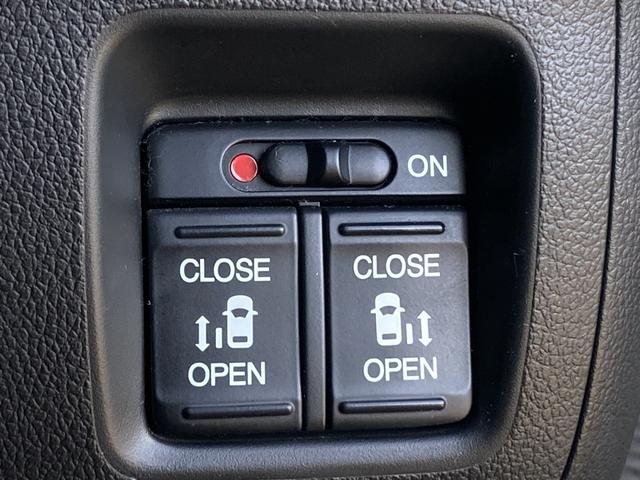 N-BOXカスタム G SSパッケージ ユーザー買取車 禁煙 社外8インチナビ バックカメラ ドラレコ 衝突軽減ブレーキ HIDヘッドライト 両側パワースライドドア シートヒーター フルセグ ETC レーダー探知機 純正14インチアルミ(6枚目)