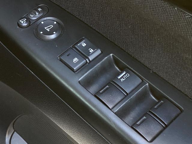 N-BOXカスタム G SSパッケージ ユーザー買取車 禁煙 社外8インチナビ バックカメラ ドラレコ 衝突軽減ブレーキ HIDヘッドライト 両側パワースライドドア シートヒーター フルセグ ETC レーダー探知機 純正14インチアルミ(23枚目)