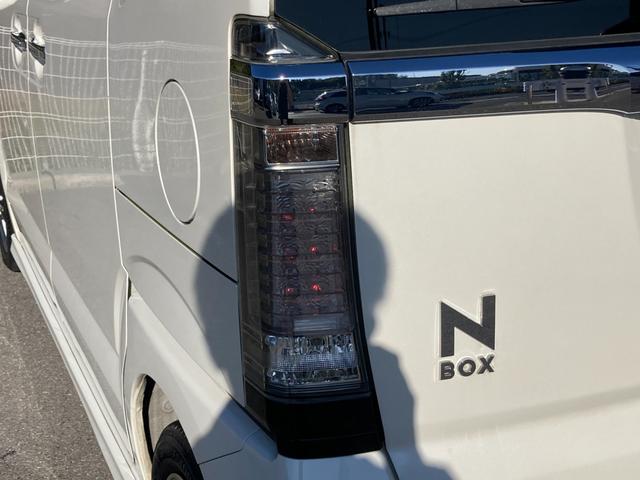 N-BOXカスタム G SSパッケージ ユーザー買取車 禁煙 社外8インチナビ バックカメラ ドラレコ 衝突軽減ブレーキ HIDヘッドライト 両側パワースライドドア シートヒーター フルセグ ETC レーダー探知機 純正14インチアルミ(35枚目)