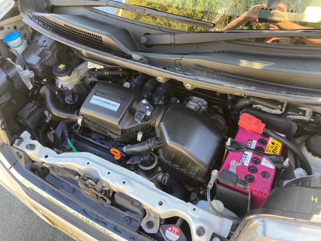 N-BOXカスタム G SSパッケージ ユーザー買取車 禁煙 社外8インチナビ バックカメラ ドラレコ 衝突軽減ブレーキ HIDヘッドライト 両側パワースライドドア シートヒーター フルセグ ETC レーダー探知機 純正14インチアルミ(40枚目)