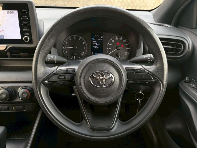 ヤリス X トヨタセーフティセンス 純正メモリーナビ バックカメラ 衝突軽減ブレーキ レーンキープ ドラレコ USB接続 キーレスエントリー ETC Bluetooth 電格ミラー オートハイビーム 車検整備付(9枚目)