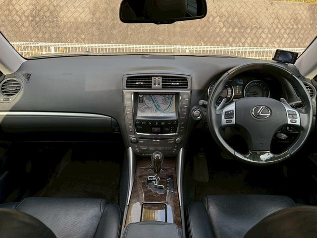 ＩＳ ＩＳ２５０　バージョンＬ　後期　サンルーフ　黒革　レーダークルーズ　純正ナビ　禁煙　ベンチレーション　バックカメラ　ドラレコ　リア電動サンシェード　Ｂｌｕｅｔｏｏｔｈ　ＵＳＢ・ＡＵＸ接続　純正１８ＡＷ　ＥＴＣ　車検整備付（5枚目）