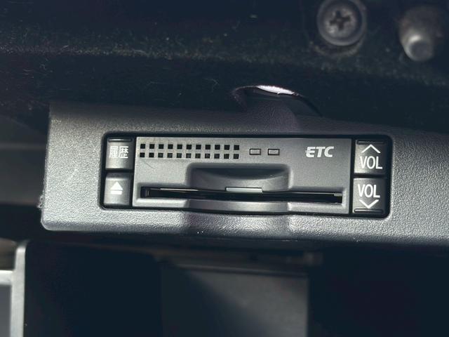 ＩＳ ＩＳ２５０　バージョンＬ　後期　サンルーフ　黒革　レーダークルーズ　純正ナビ　禁煙　ベンチレーション　バックカメラ　ドラレコ　リア電動サンシェード　Ｂｌｕｅｔｏｏｔｈ　ＵＳＢ・ＡＵＸ接続　純正１８ＡＷ　ＥＴＣ　車検整備付（12枚目）