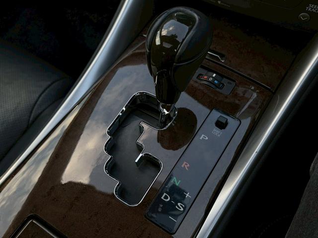 ＩＳ ＩＳ２５０　バージョンＬ　後期　サンルーフ　黒革　レーダークルーズ　純正ナビ　禁煙　ベンチレーション　バックカメラ　ドラレコ　リア電動サンシェード　Ｂｌｕｅｔｏｏｔｈ　ＵＳＢ・ＡＵＸ接続　純正１８ＡＷ　ＥＴＣ　車検整備付（19枚目）