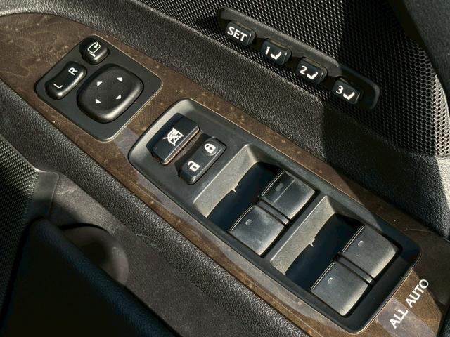 ＩＳ ＩＳ２５０　バージョンＬ　後期　サンルーフ　黒革　レーダークルーズ　純正ナビ　禁煙　ベンチレーション　バックカメラ　ドラレコ　リア電動サンシェード　Ｂｌｕｅｔｏｏｔｈ　ＵＳＢ・ＡＵＸ接続　純正１８ＡＷ　ＥＴＣ　車検整備付（31枚目）