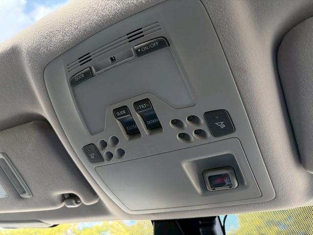 ＩＳ ＩＳ２５０　バージョンＬ　後期　サンルーフ　黒革　レーダークルーズ　純正ナビ　禁煙　ベンチレーション　バックカメラ　ドラレコ　リア電動サンシェード　Ｂｌｕｅｔｏｏｔｈ　ＵＳＢ・ＡＵＸ接続　純正１８ＡＷ　ＥＴＣ　車検整備付（35枚目）