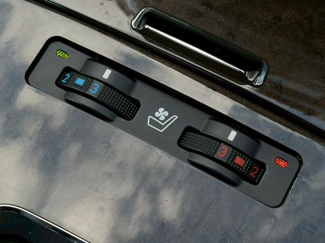 ＩＳ ＩＳ２５０　バージョンＬ　後期　サンルーフ　黒革　レーダークルーズ　純正ナビ　禁煙　ベンチレーション　バックカメラ　ドラレコ　リア電動サンシェード　Ｂｌｕｅｔｏｏｔｈ　ＵＳＢ・ＡＵＸ接続　純正１８ＡＷ　ＥＴＣ　車検整備付（37枚目）