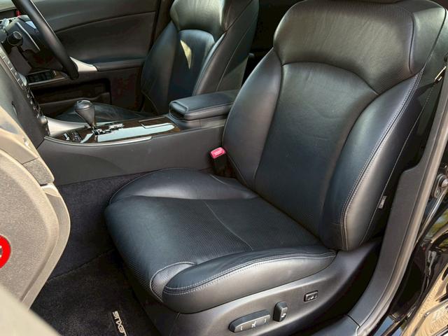 ＩＳ ＩＳ２５０　バージョンＬ　後期　サンルーフ　黒革　レーダークルーズ　純正ナビ　禁煙　ベンチレーション　バックカメラ　ドラレコ　リア電動サンシェード　Ｂｌｕｅｔｏｏｔｈ　ＵＳＢ・ＡＵＸ接続　純正１８ＡＷ　ＥＴＣ　車検整備付（40枚目）