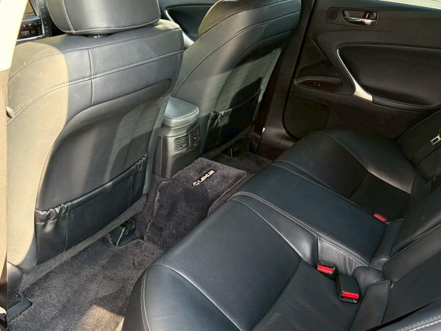 ＩＳ ＩＳ２５０　バージョンＬ　後期　サンルーフ　黒革　レーダークルーズ　純正ナビ　禁煙　ベンチレーション　バックカメラ　ドラレコ　リア電動サンシェード　Ｂｌｕｅｔｏｏｔｈ　ＵＳＢ・ＡＵＸ接続　純正１８ＡＷ　ＥＴＣ　車検整備付（41枚目）