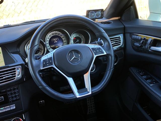 ＣＬＳクラス シューティングブレーク ＣＬＳ３５０シューティングブレークＡＭＧスポツパック　ユーザー買取　ワンオーナー　サンルーフ　黒革　メモリ付パワーシート　純正１９インチＡＷ　シートヒーター　パワーバックドア　エアサス　ＡＣＣ　純正ナビ　フルセグ　バックカメラ　ＬＥＤヘッドライト　禁煙（9枚目）