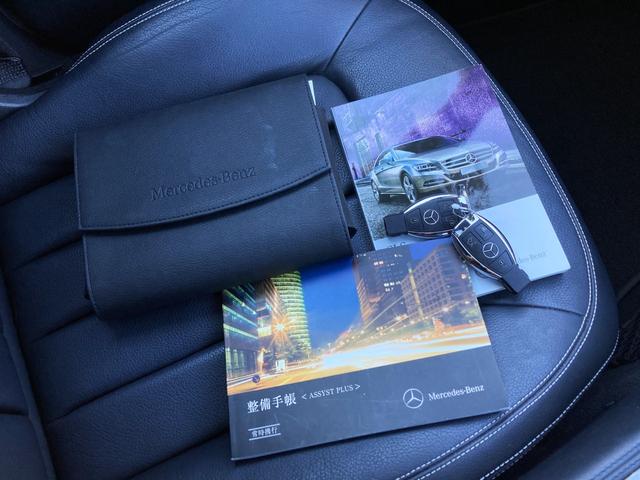 ＣＬＳクラス シューティングブレーク ＣＬＳ３５０シューティングブレークＡＭＧスポツパック　ユーザー買取　ワンオーナー　サンルーフ　黒革　メモリ付パワーシート　純正１９インチＡＷ　シートヒーター　パワーバックドア　エアサス　ＡＣＣ　純正ナビ　フルセグ　バックカメラ　ＬＥＤヘッドライト　禁煙（10枚目）