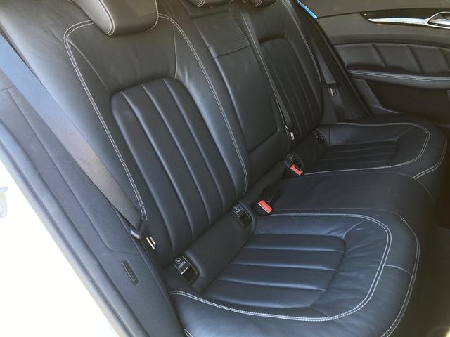 ＣＬＳクラス シューティングブレーク ＣＬＳ３５０シューティングブレークＡＭＧスポツパック　ユーザー買取　ワンオーナー　サンルーフ　黒革　メモリ付パワーシート　純正１９インチＡＷ　シートヒーター　パワーバックドア　エアサス　ＡＣＣ　純正ナビ　フルセグ　バックカメラ　ＬＥＤヘッドライト　禁煙（15枚目）