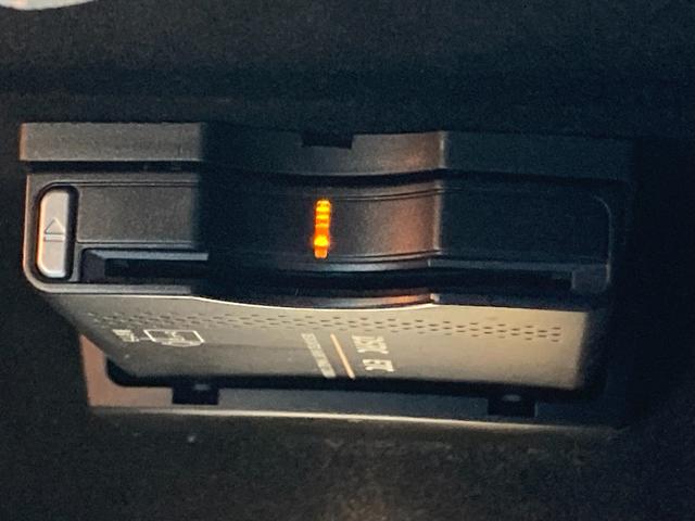 ＣＬＳクラス シューティングブレーク ＣＬＳ３５０シューティングブレークＡＭＧスポツパック　ユーザー買取　ワンオーナー　サンルーフ　黒革　メモリ付パワーシート　純正１９インチＡＷ　シートヒーター　パワーバックドア　エアサス　ＡＣＣ　純正ナビ　フルセグ　バックカメラ　ＬＥＤヘッドライト　禁煙（25枚目）