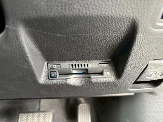 ヤリス ハイブリッドZ 禁煙 純正8インチナビ 全周囲カメラ トヨタセーフティ 前後ドライブレコーダー CarPlay アダプティブクルーズ シートヒーター オートハイビーム スマートキー クリアランスソナー 車検整備付(16枚目)